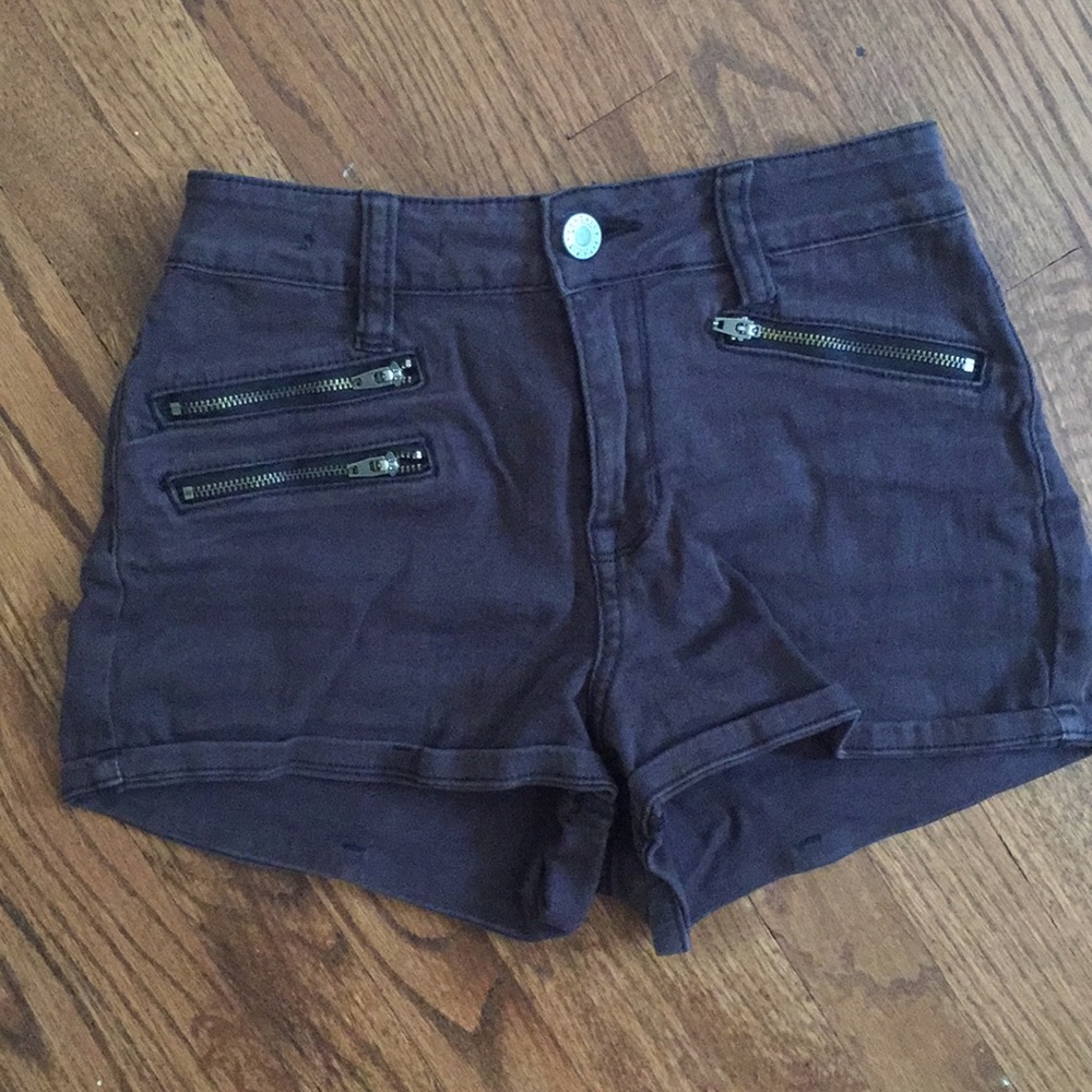 Kendal & Kylie High waisted shorts